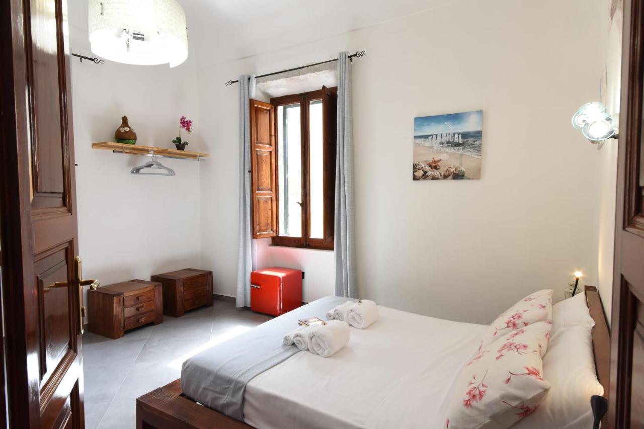 La Casa Di Dario Hotel La Maddalena  Ngoại thất bức ảnh